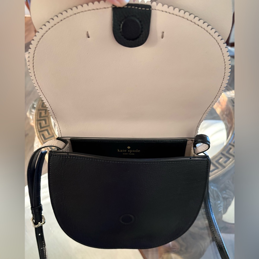 ♠️♠️KATE SPADE VANDERBILT PLACE TEGAN BOW BLACK LEATHER CROSSBODY BAG!♠️♠️ - Picture 4 of 7